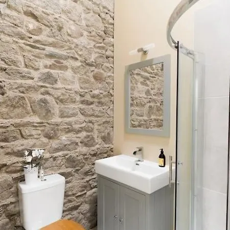 Stunning Granite Barn Conversion *