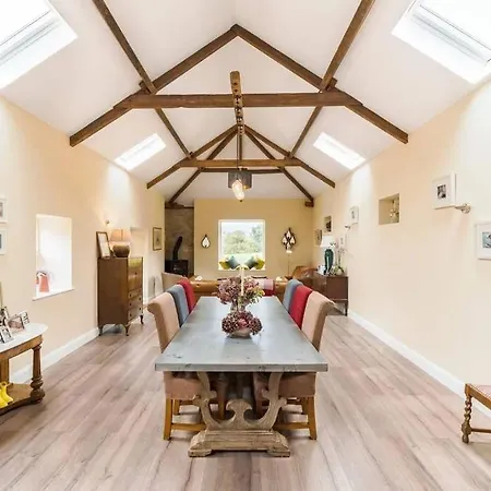 Casa de Férias Stunning Granite Barn Conversion