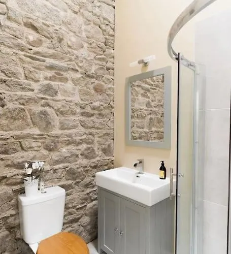 Stunning Granite Barn Conversion *